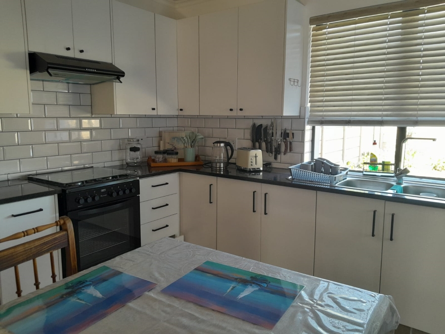 To Let 2 Bedroom Property for Rent in Stilbaai Wes Western Cape